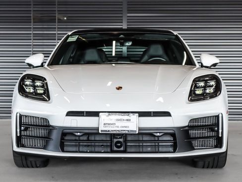 Used 2025 Porsche Panamera image 8