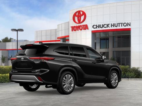 New 2026 Toyota Highlander Platinum image 10
