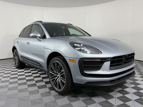 Certified 2026 Porsche Macan AWD/4WD image 7