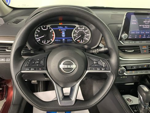 Used 2023 Nissan Altima 2.5 SV FWD image 22
