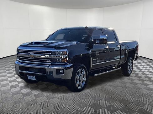 Used 2019 Chevrolet Silverado 2500 LTZ w/ Duramax Plus Package AWD/4WD image 3