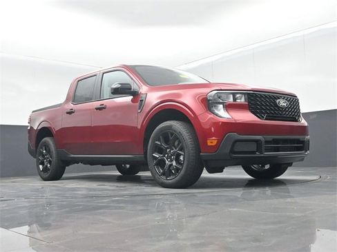 New 2025 Ford Maverick XLT w/ Black Appearance Package image 41