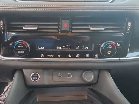 Certified 2023 Nissan Rogue SL AWD/4WD image 27