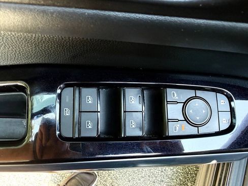 Used 2022 Nissan Pathfinder SL FWD image 20