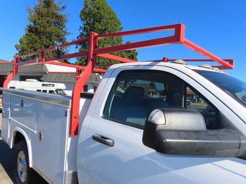 Used 2018 RAM 3500 Tradesman w/ Chrome Appearance Group image 34