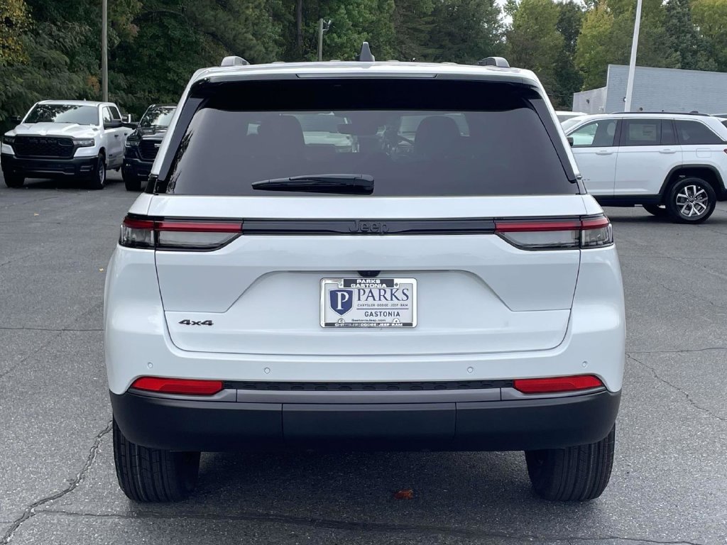 New 2027 Jeep Grand Cherokee 4WD image 7