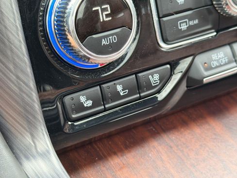 Used 2024 GMC Yukon XL Denali Ultimate AWD/4WD image 19