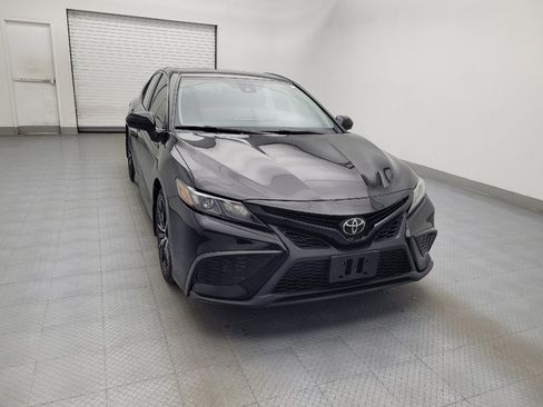 Used 2021 Toyota Camry SE FWD image 14