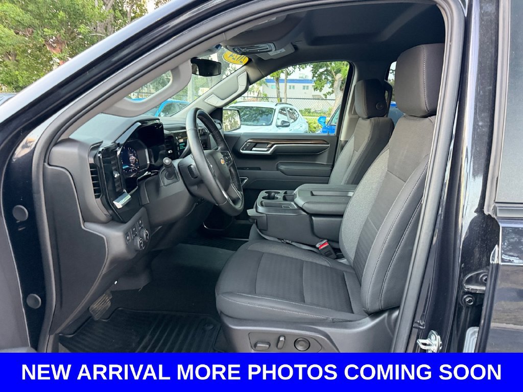 Used 2024 Chevrolet Silverado 1500 LT AWD/4WD image 9