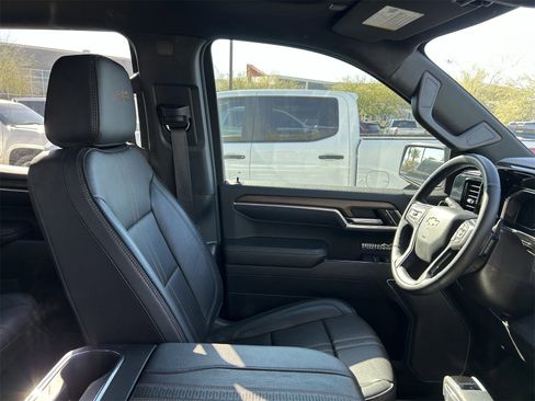 Used 2025 Chevrolet Silverado 1500 High Country w/ High Country Premium Package image 6