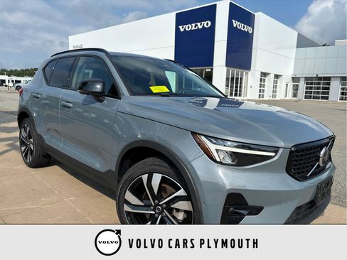 Used 2023 Volvo XC40 B5 Plus w/ Protection Package Premier AWD/4WD image 1