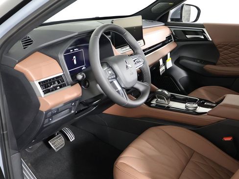 New 2025 Mitsubishi Outlander SEL image 29