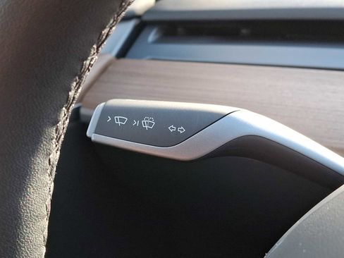 Used 2024 Tesla Model Y Long Range image 21