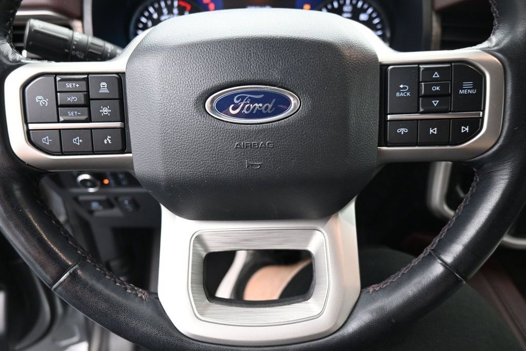Used 2024 Ford Expedition Limited AWD/4WD image 16
