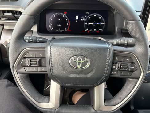 New 2026 Toyota 4Runner TRD Off-Road Premium AWD/4WD image 23