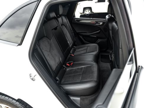 Used 2018 Porsche Macan AWD/4WD image 41