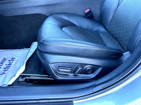 Used 2023 Toyota Camry XSE image 5