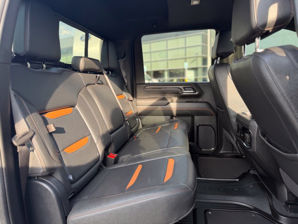 Used 2025 GMC Sierra 2500 AT4 w/ AT4 Premium Plus Package AWD/4WD image 13