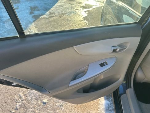 Used 2010 Toyota Corolla LE image 15