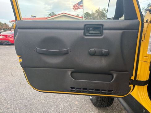 Used 2004 Jeep Wrangler Unlimited image 8