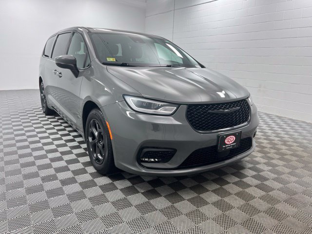Used 2023 Chrysler Pacifica Touring-L w/ S Appearance Package FWD image 1