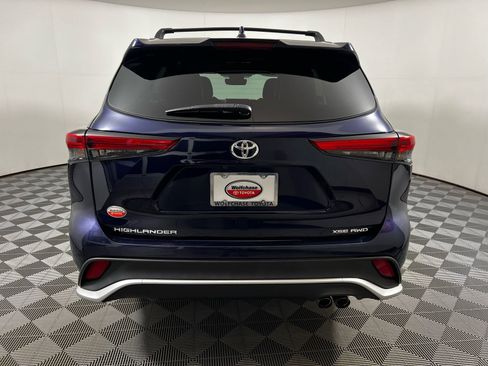 Certified 2021 Toyota Highlander XSE image 6