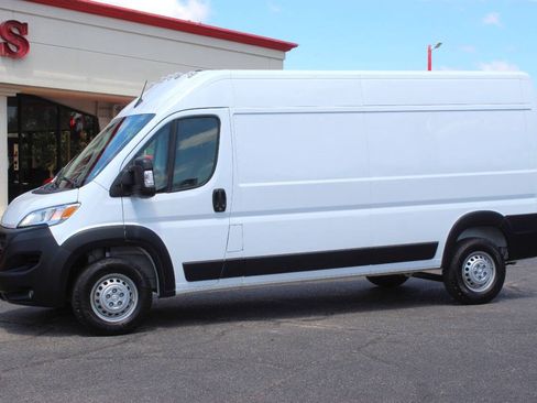 Used 2023 RAM ProMaster 2500 FWD image 6