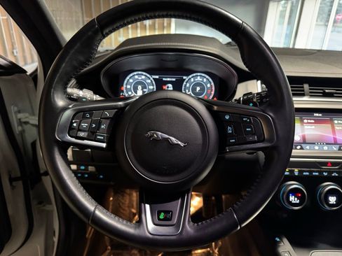 Used 2020 Jaguar E-PACE R-Dynamic S image 9