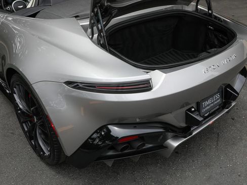 Used 2023 Aston Martin V8 Vantage Roadster RWD image 13