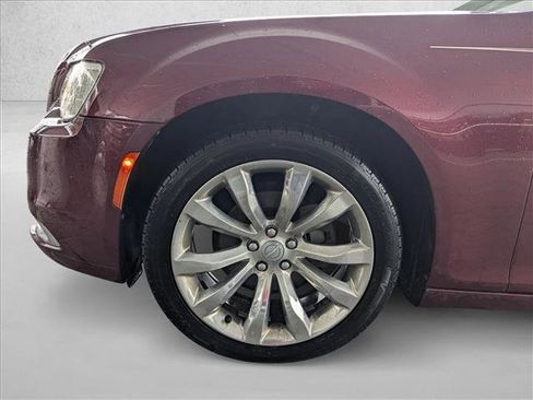 Used 2017 Chrysler 300 Limited image 17