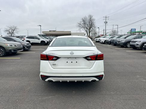 Used 2019 Nissan Altima 2.5 SV image 12