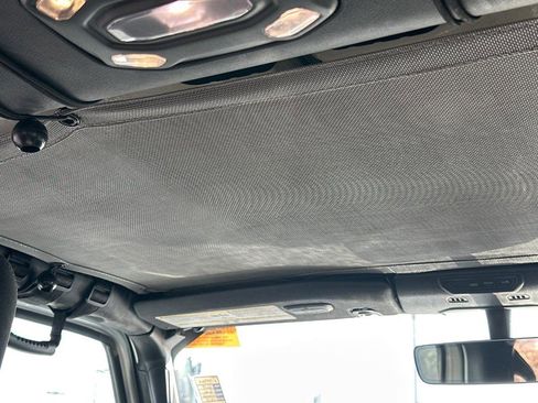 Used 2019 Jeep Wrangler Unlimited Sahara w/ Uconnect 4C Nav & Sound Group image 12