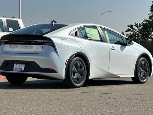 New 2026 Toyota Prius SE image 4