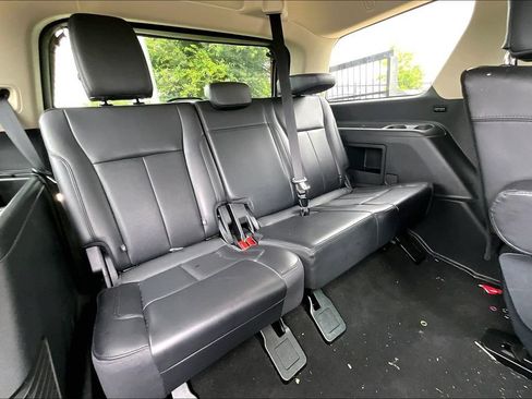 Used 2024 Ford Expedition XLT RWD image 34