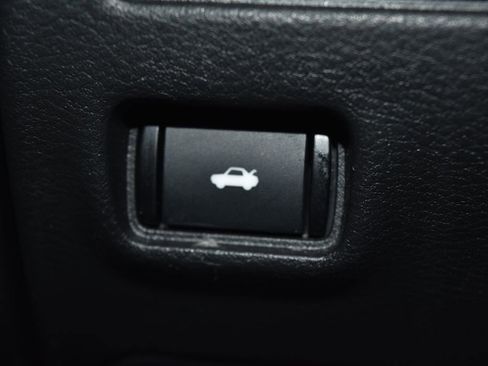 Used 2024 Nissan Sentra SV image 17