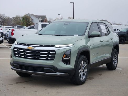 New 2026 Chevrolet Equinox LT w/ Safety and Technology Package image 2