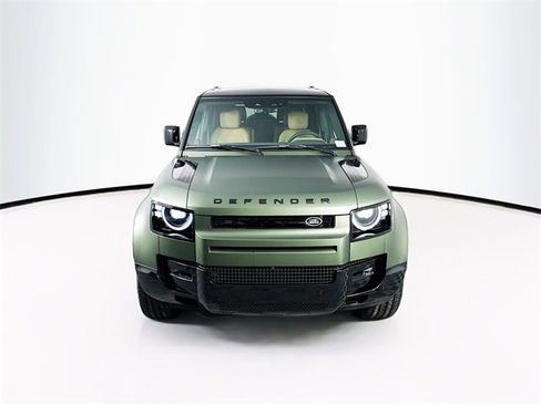 New 2026 Land Rover Defender 130 X-Dynamic SE image 2
