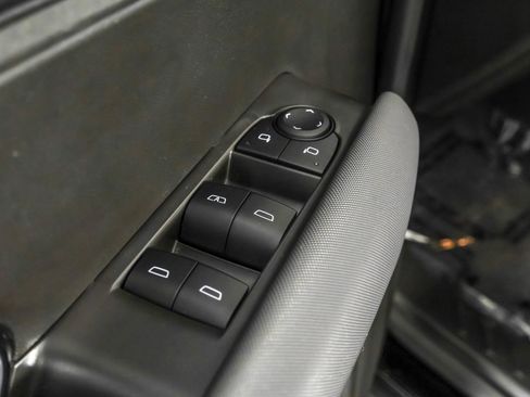 Used 2025 Chevrolet Colorado Z71 AWD/4WD image 33