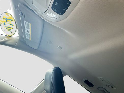Used 2024 Chrysler Pacifica Touring-L FWD image 22