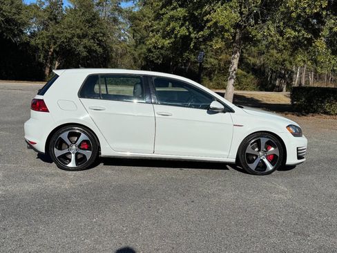 Used 2017 Volkswagen GTI SE image 7