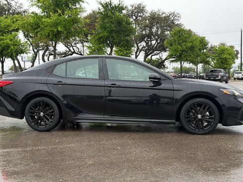 Certified 2025 Toyota Camry SE image 4