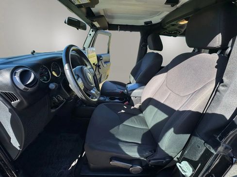 Used 2013 Jeep Wrangler Sport AWD/4WD image 12