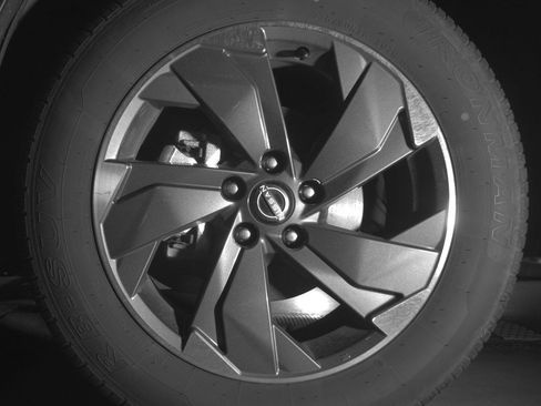 Used 2025 Nissan Rogue SV image 12