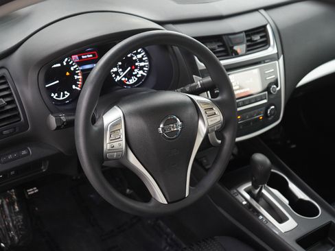 Used 2016 Nissan Altima 2.5 S w/ Power Driver Seat Package FWD image 19
