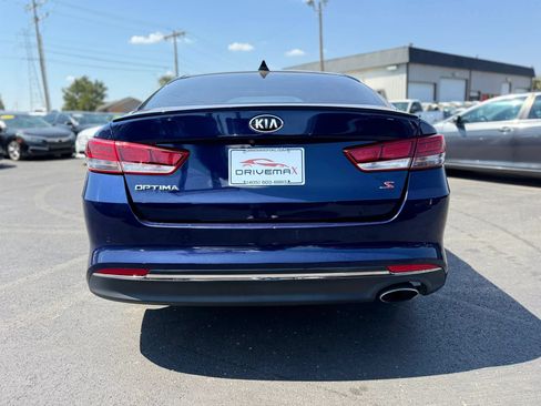 Used 2018 Kia Optima S w/ Panoramic Sunroof Package FWD image 4