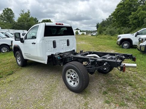 New 2025 GMC Sierra 3500 Pro w/ Convenience Package image 7