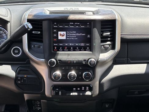Used 2020 RAM 2500 Laramie AWD/4WD image 17