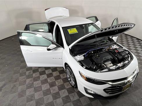 Used 2022 Chevrolet Malibu LT FWD image 14