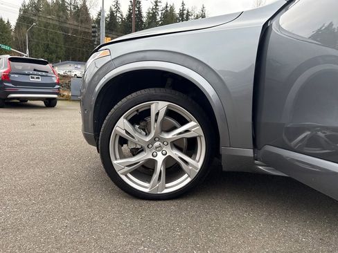 Used 2017 Volvo XC90 T6 Momentum w/ Vision Package image 29