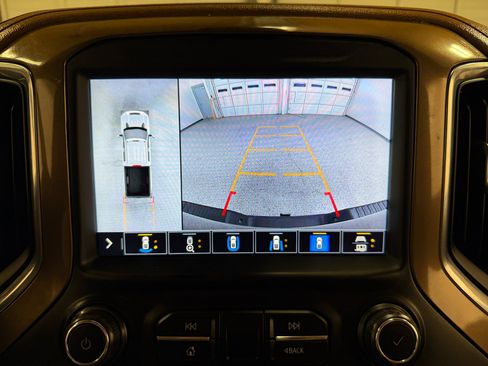 Used 2020 Chevrolet Silverado 2500 High Country image 18